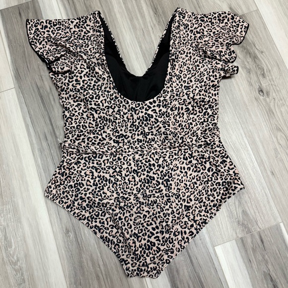 Leopard Print Ruffle Swimsuit - Picture 4 of 4